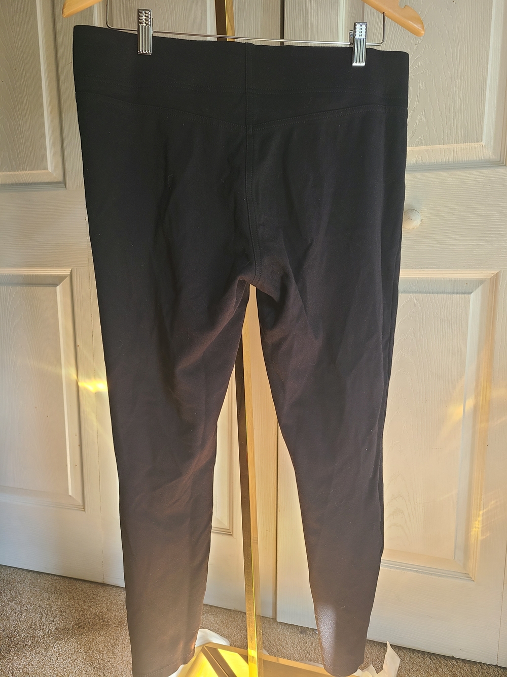 LOFT Black High-Rise Leggings — Sleek Everyday Fit